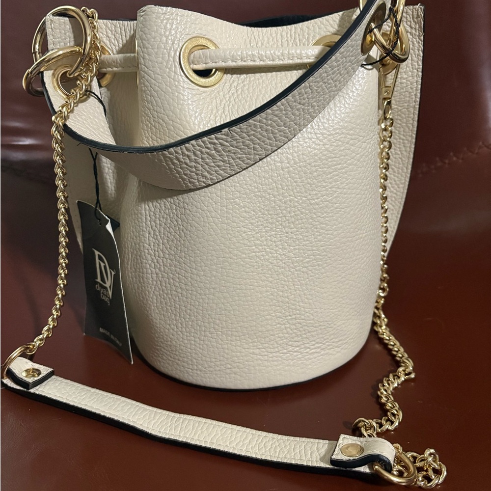 Elegant Cream Bucket Bag with Gold Chain